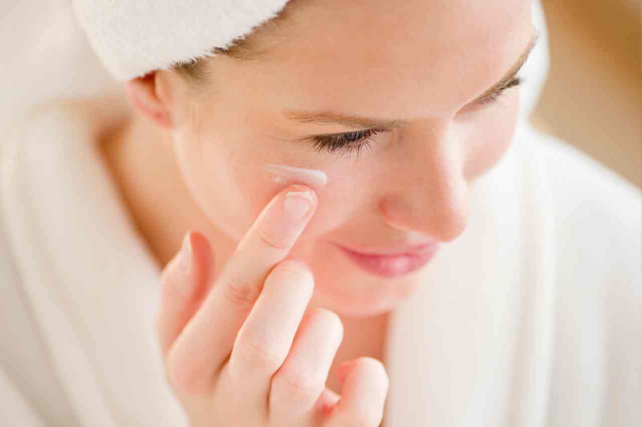 Retinol wrinkle discount: How energetic ingredient works to revive pores and skin