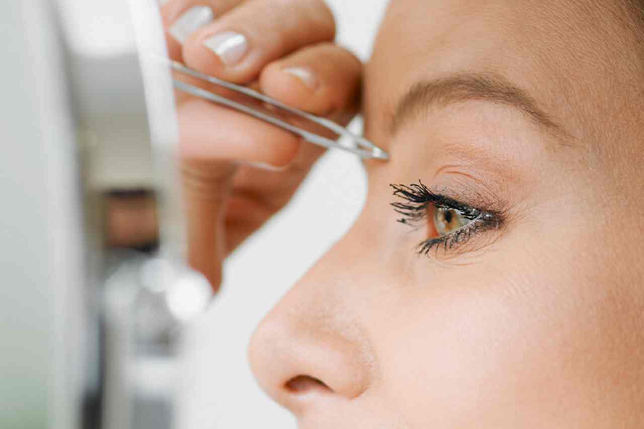 Eyebrow plucking errors: How one can repair and form over-plucked brows