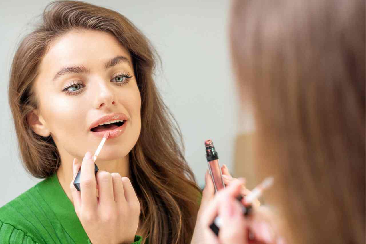 5-minute workplace make-up: Find out how to get your face work-ready in minutes