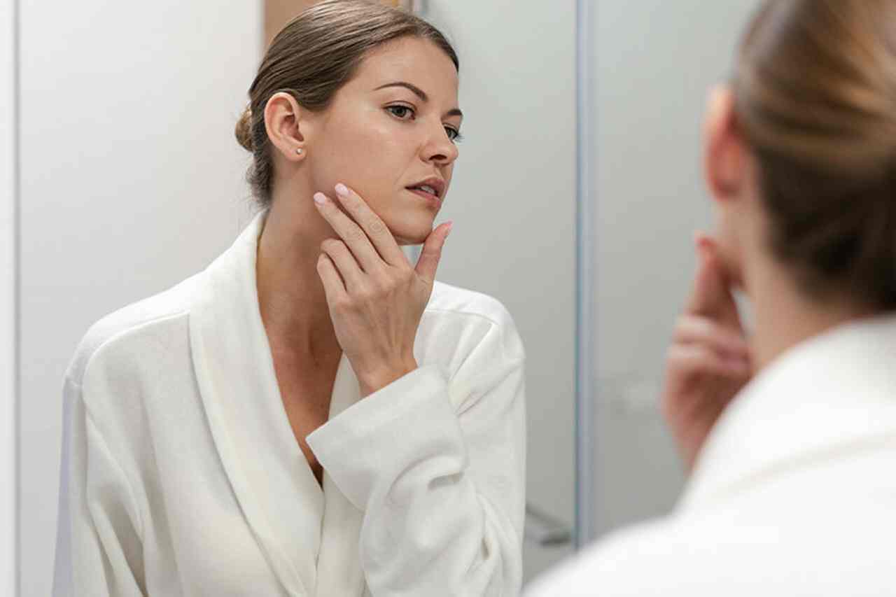 4 steps you may take to take care of acne-prone pores and skin