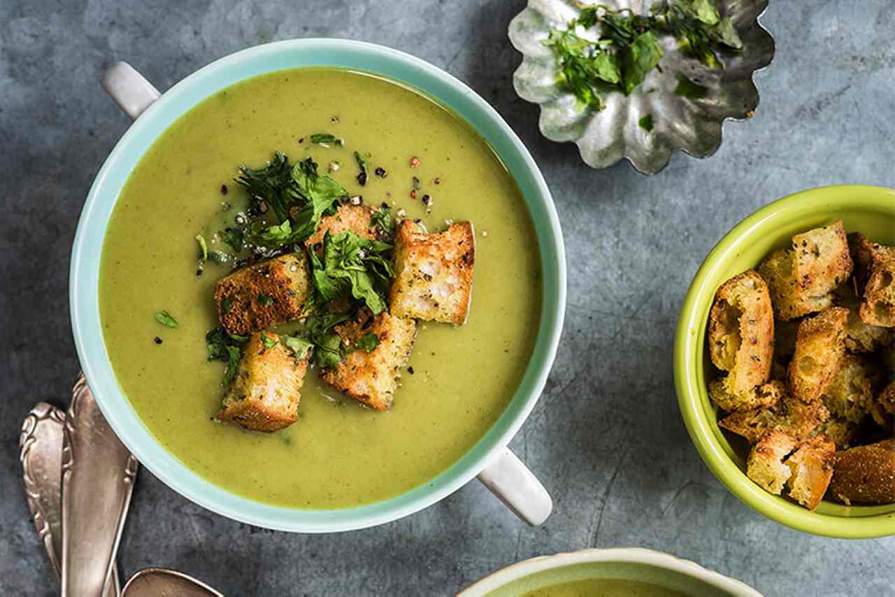 Vegan Spinach, Leek, Courgette and Coconut Soup Recipe