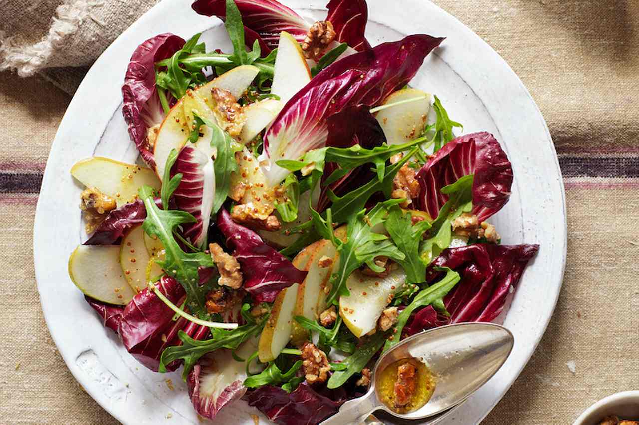 Radicchio salad with pears, arugula and mustard French dressing