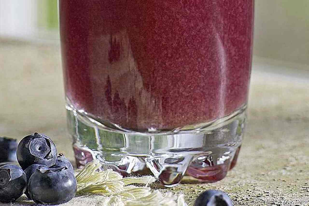 Blueberry-Cabbage Energy Juice